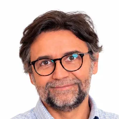 Eduardo Fuentes, docente de postgrado UCAL