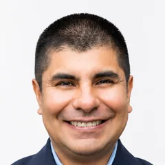 Luis Del Solar, docente de postgrado UCAL