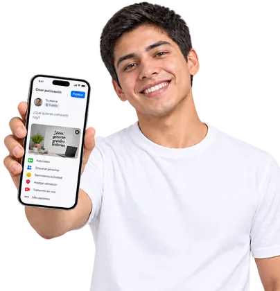 Joven crea una publicación para redes sociales en su smartphone – Diploma en Community Manager